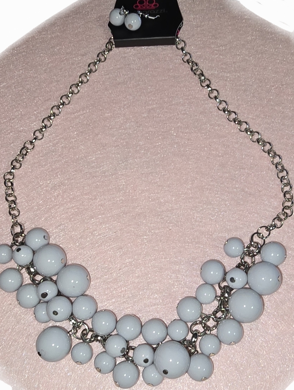 #fj130 Cluster Bead Statement Necklace - Light Gray - Picture 5 of 7